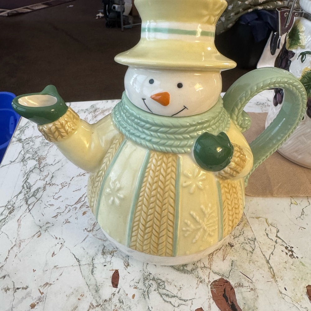 GANZ Bella Casa Snowman Teapot in Cream and Green